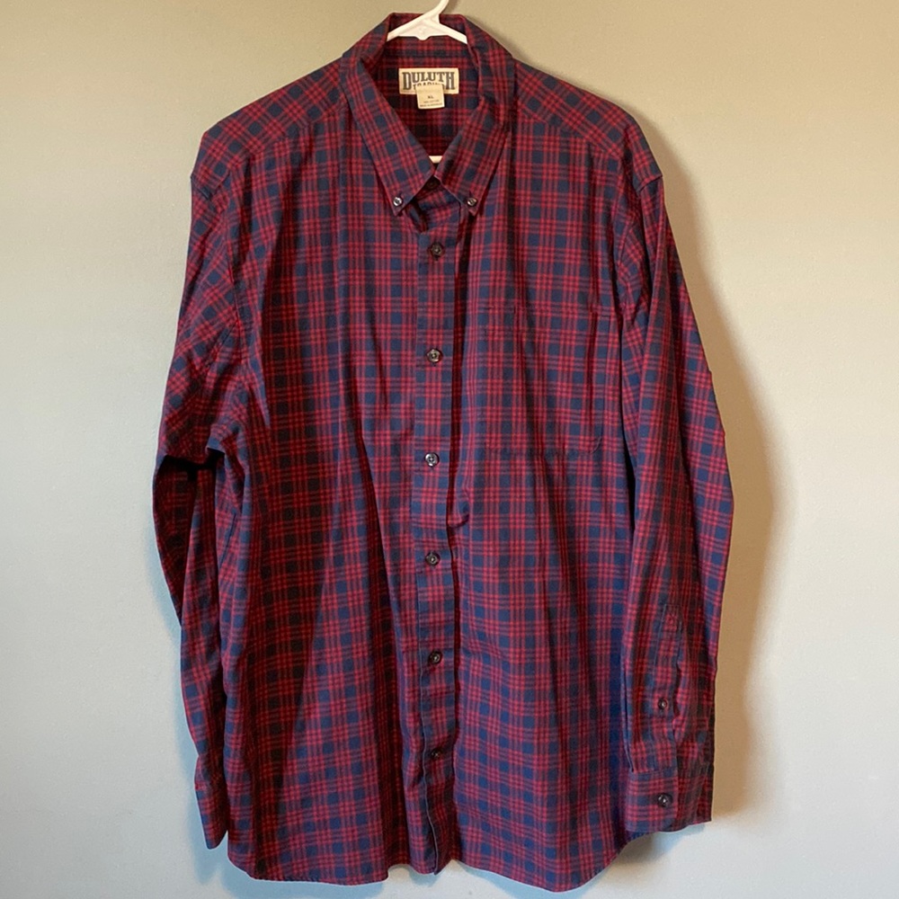 Duluth Trading Co men’s long sleeve button down wrinklefighter dress shirt